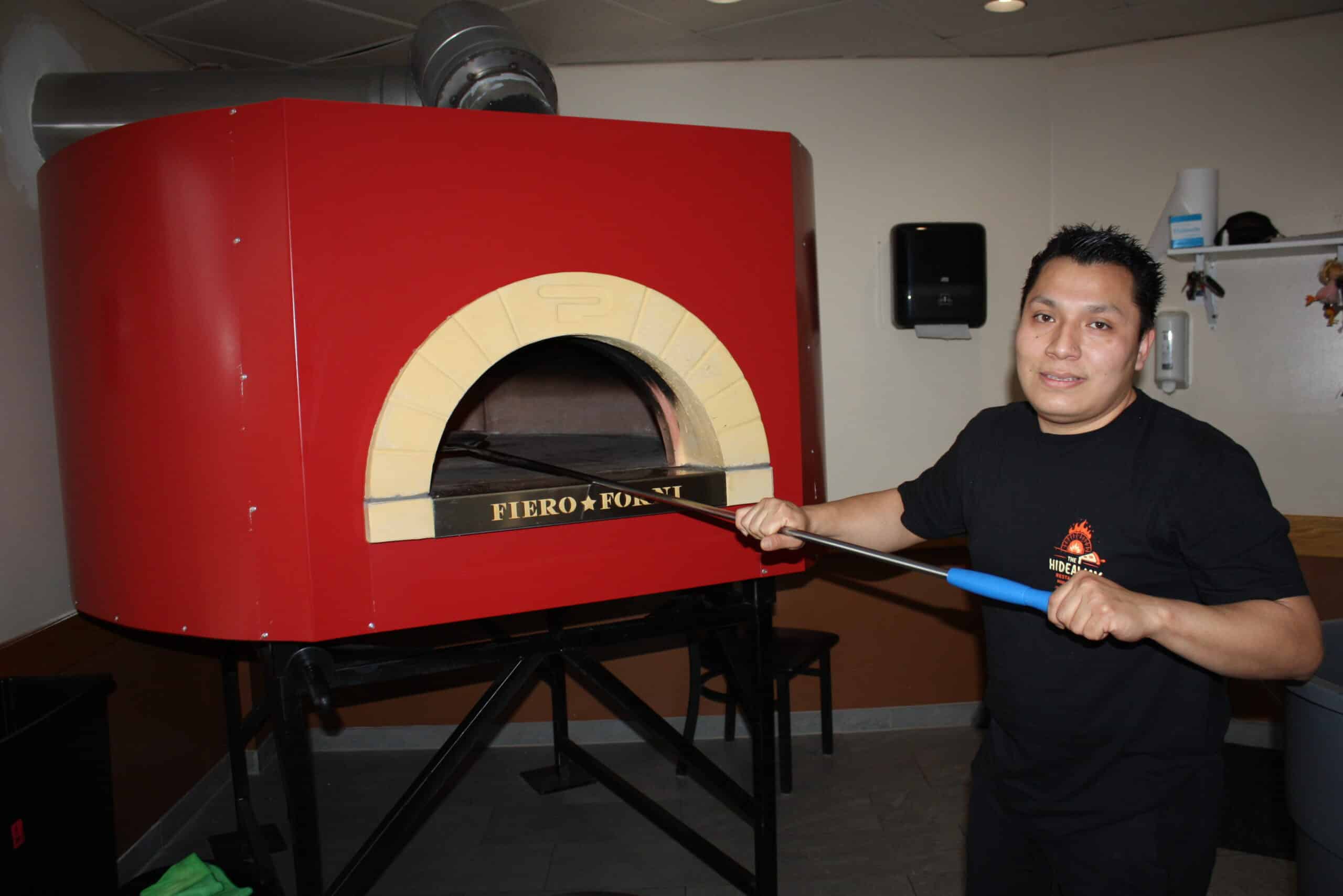 New Owner of Old Lyme's 'Hideaway' Believes Pizza is Recipe for