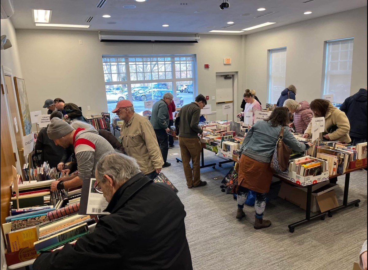 Phoebe’s BookCellar Hosts Fill-A-Bag Book Sale at Old Lyme Library, March 12-14