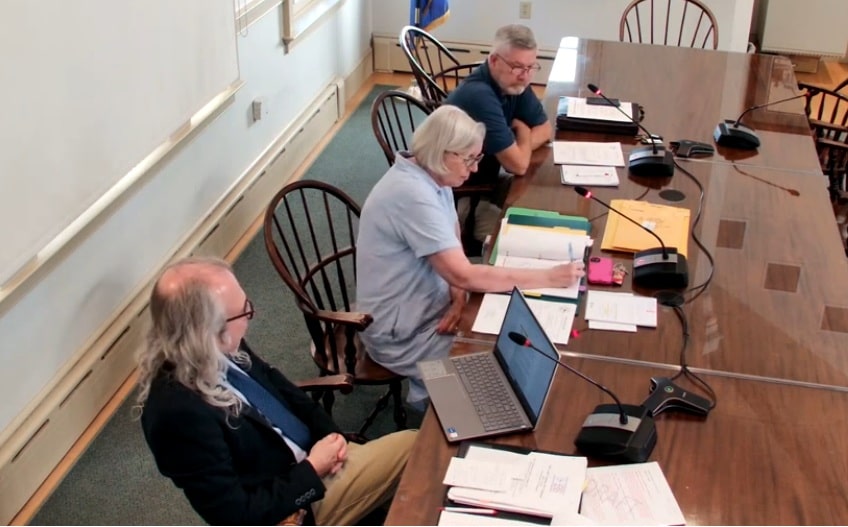 Old Lyme Selectmen Revisit DEI Policy Language Amid Concerns Over Outside Scrutiny