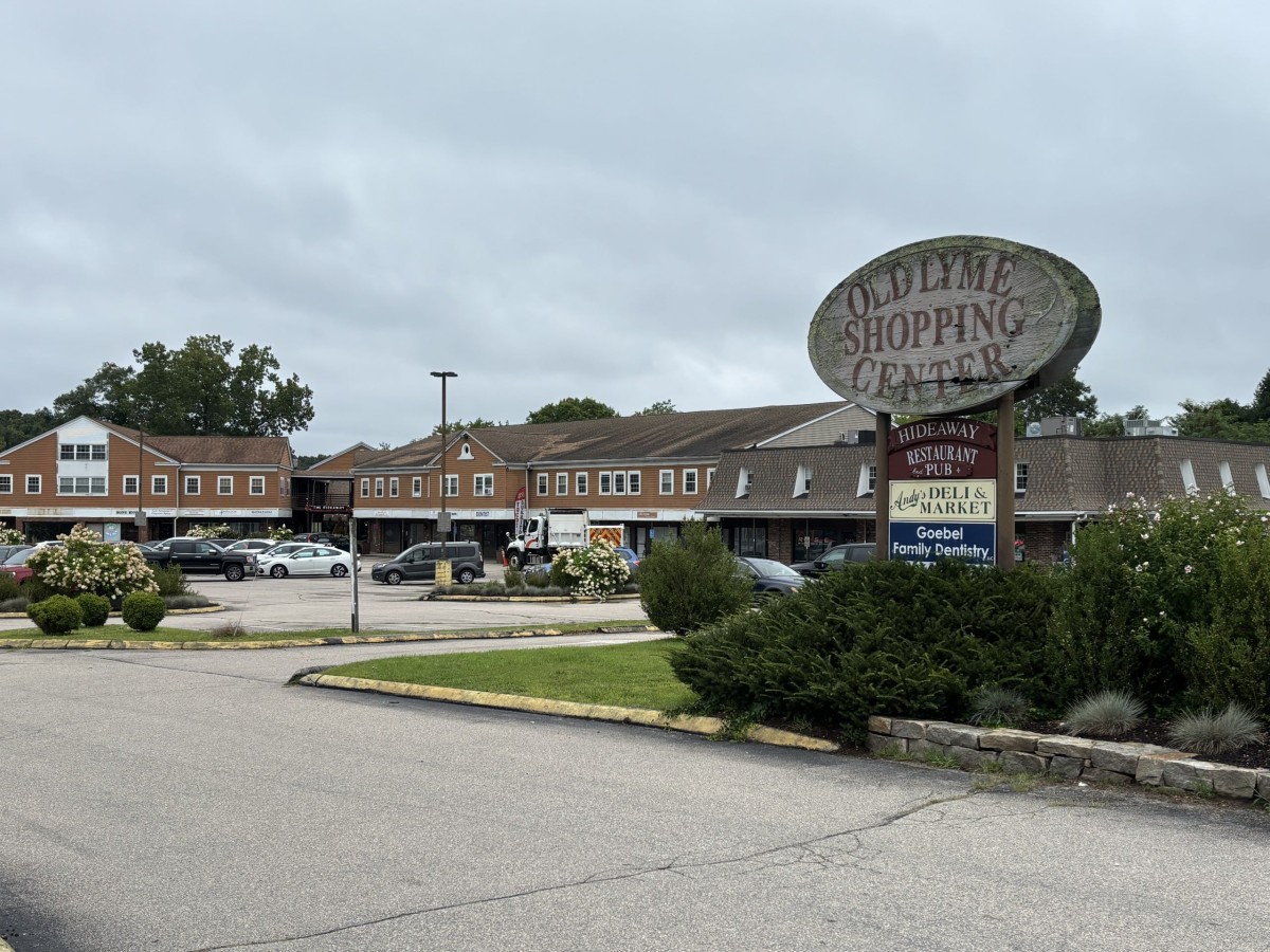 Old Lyme Shopping Center Sells for $3.95 Million – LymeLine